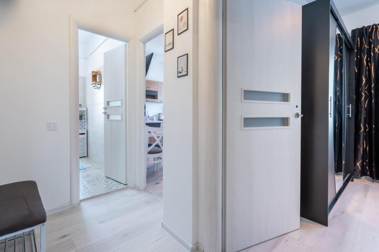Spacious And Cozy Apartment In Central Bucareste Exterior foto